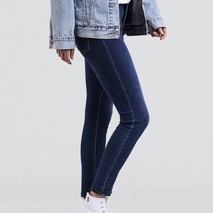 Levi’s 720 High rise super skinny dark wash jeans